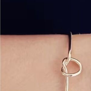 Chic Rose Gold Knot Bracelet
